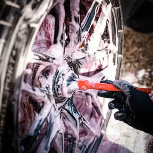 YumCars Wheels - 2 In 1 Wheel Cleaning Solution