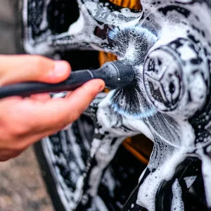 YumCars Wheels - 2 In 1 Wheel Cleaning Solution