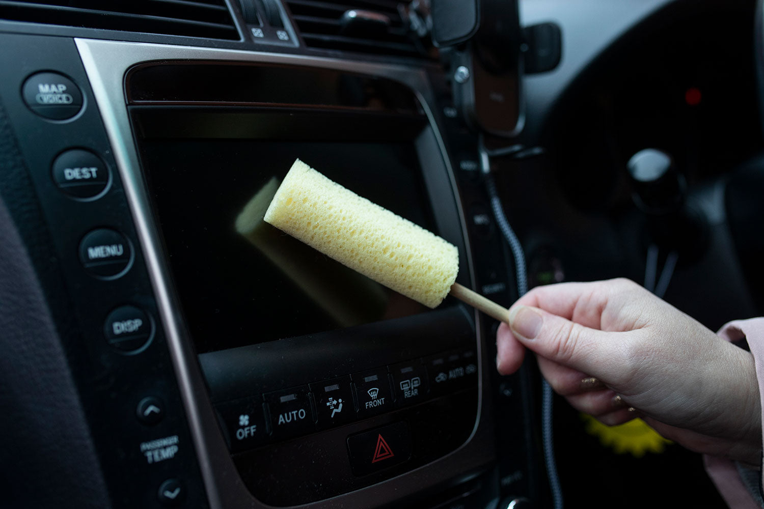 Teardrop sponge in use 3