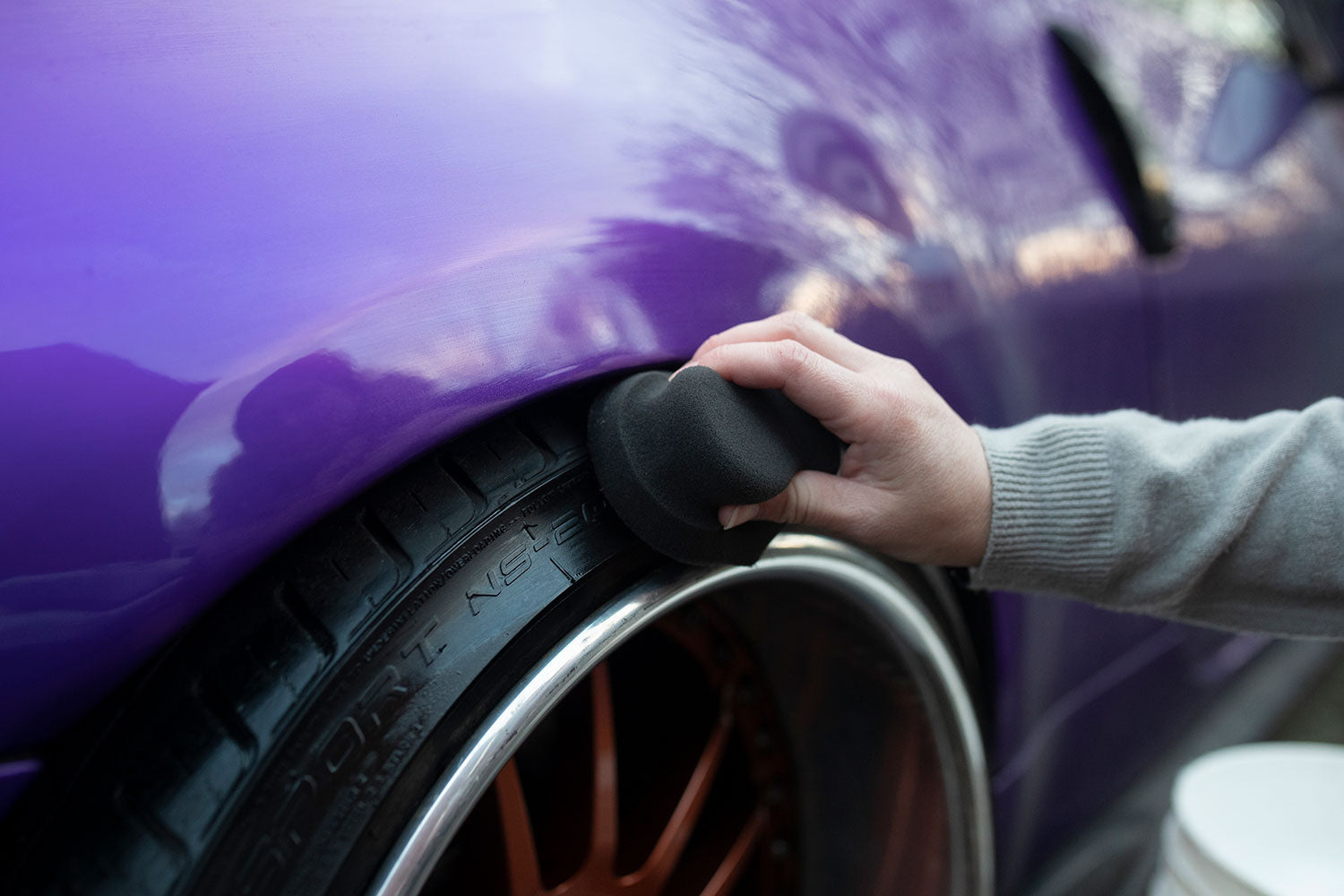 Tyre Dressing Applicator Pad in use 3